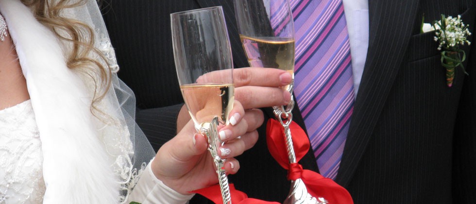 <h1><strong>Matrimoni</strong></h1>  <a href='#' class='button'><span>READ MORE</span></a> http://professionalphotoservice.com/wp-content/themes/blakesley/theme/classes/timthumb.php?src=http://professionalphotoservice.com/wp-content/uploads/2010/12/matrimonio2.jpg&w=109&h=76&zc=1